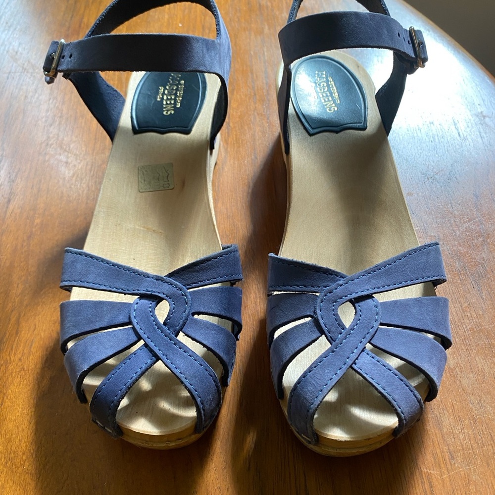 Elegant Blue Suede Sandals